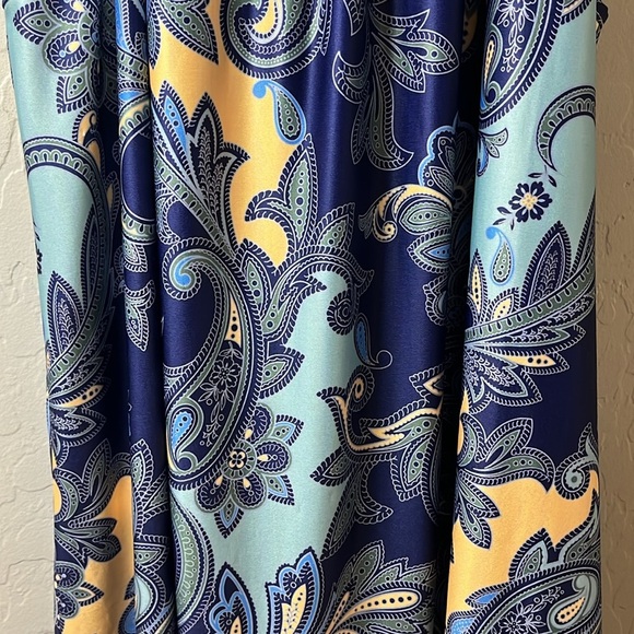 LOVEU.DEAR blue paisley dress deep armholes bare shoulders. Size XL. - Picture 3 of 7